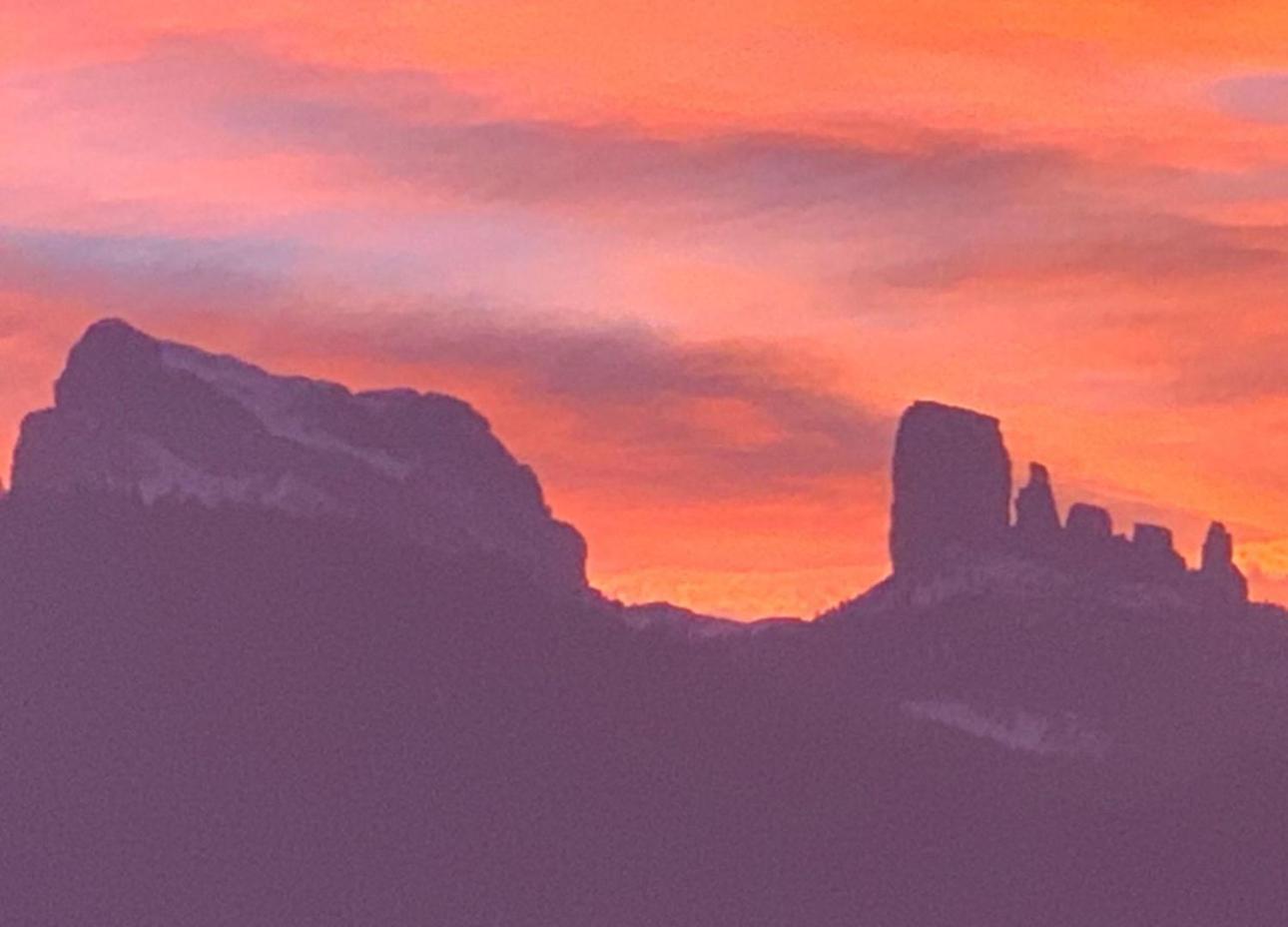 Ca' Dello Scoiattolo Apartment Cortina d'Ampezzo Luaran gambar