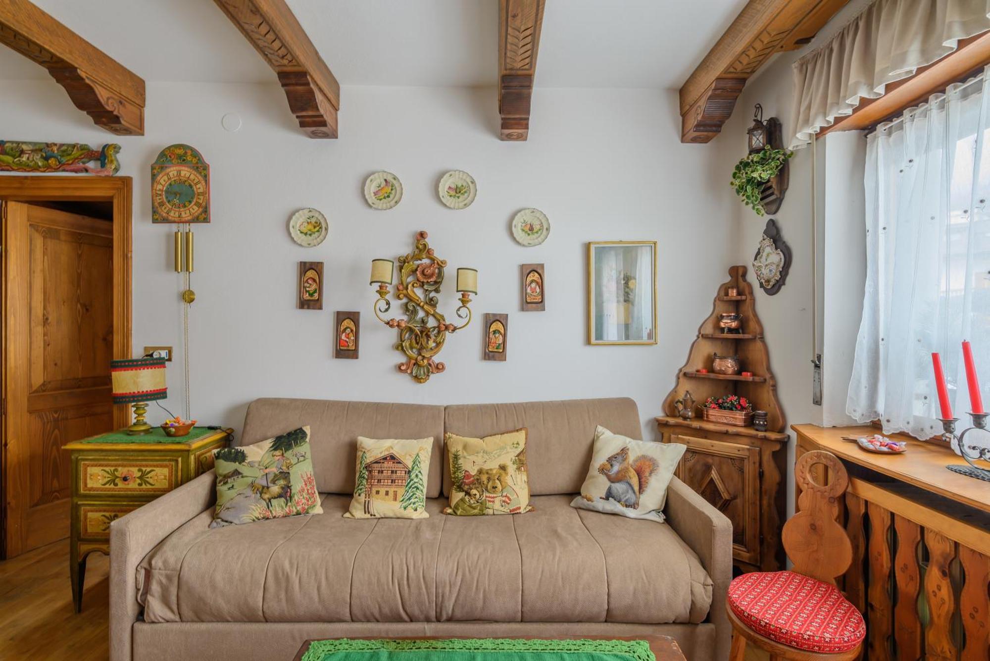 Ca' Dello Scoiattolo Apartment Cortina d'Ampezzo Luaran gambar