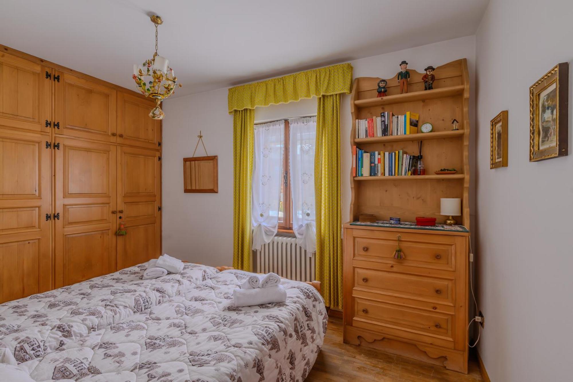 Ca' Dello Scoiattolo Apartment Cortina d'Ampezzo Luaran gambar