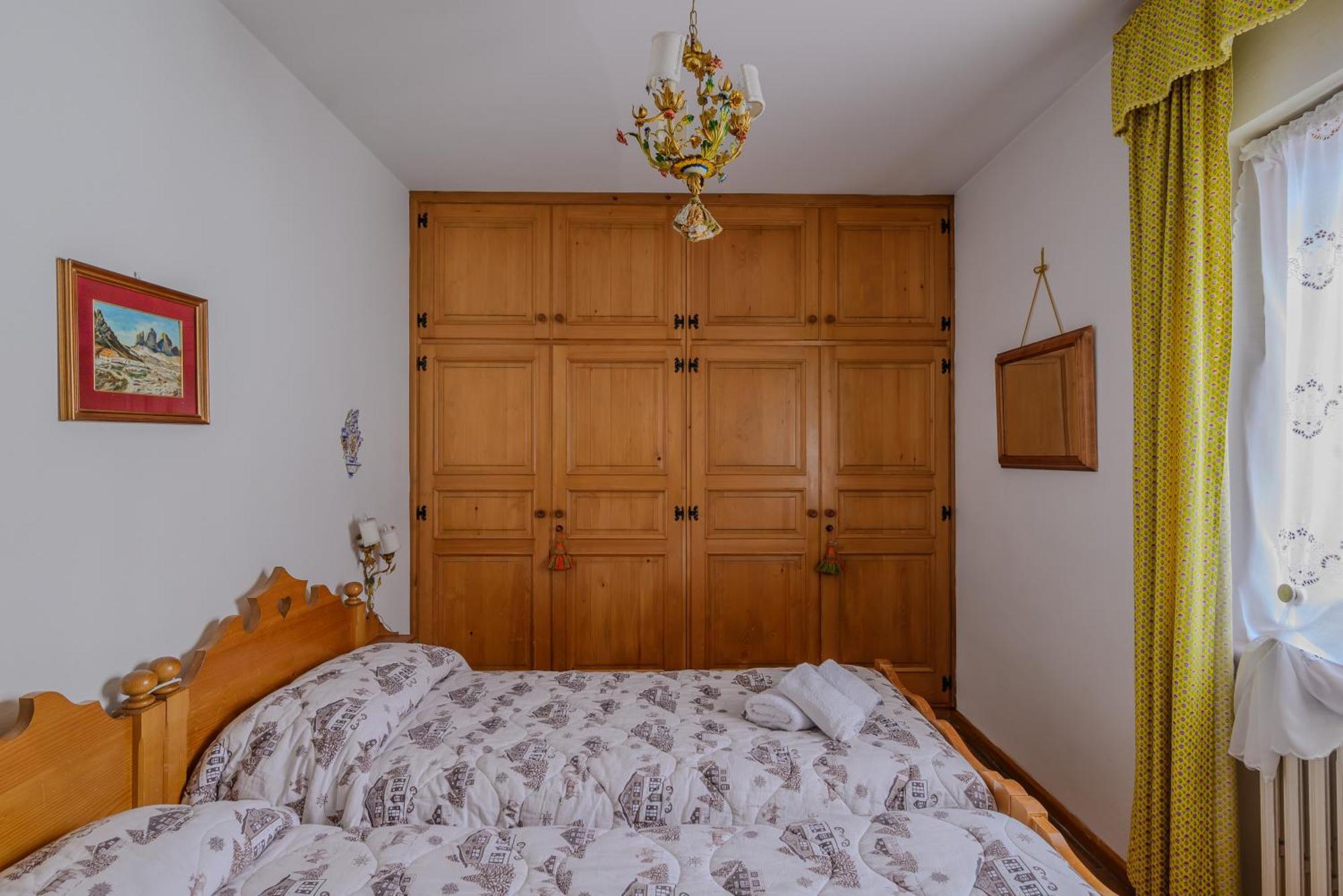 Ca' Dello Scoiattolo Apartment Cortina d'Ampezzo Luaran gambar
