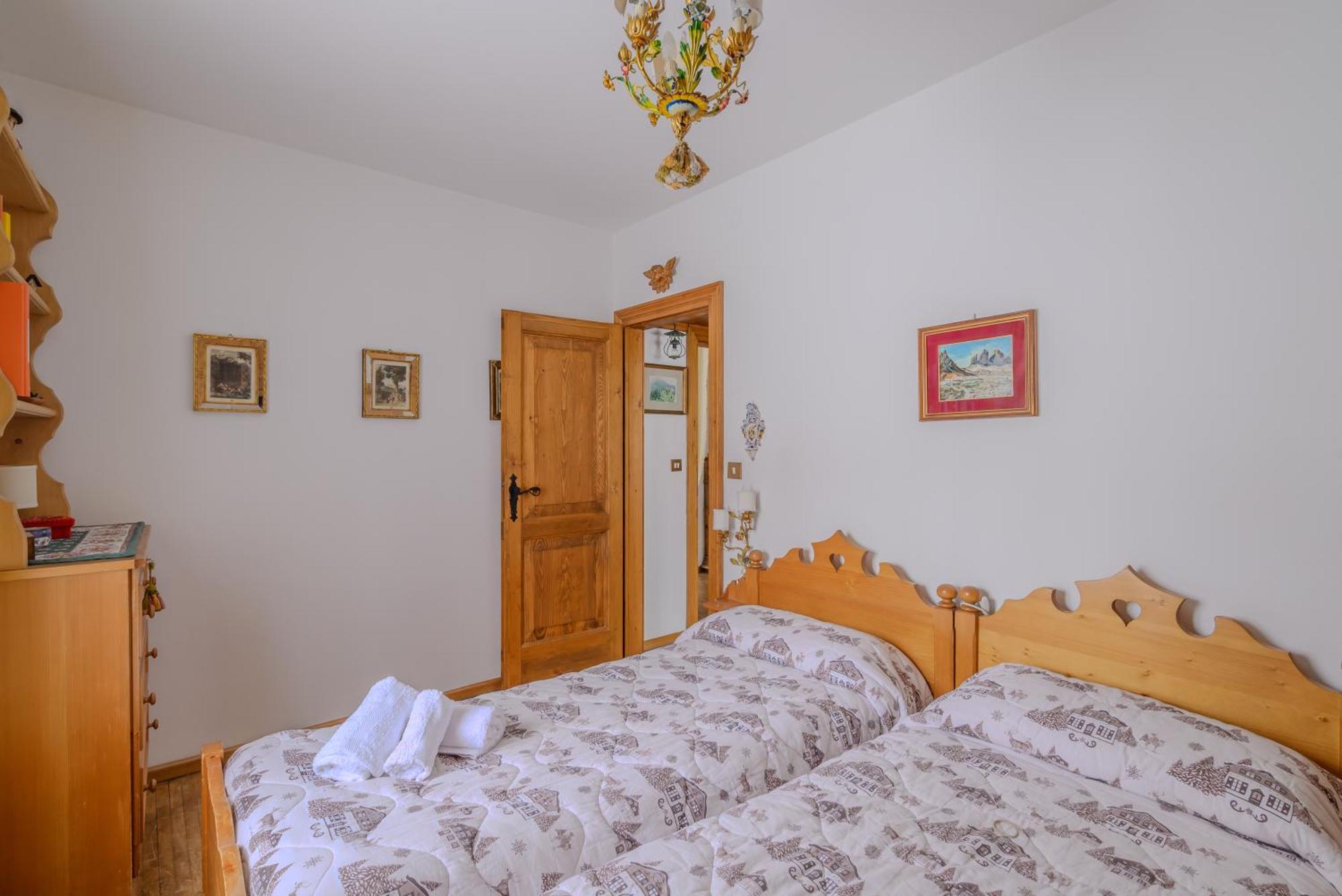 Ca' Dello Scoiattolo Apartment Cortina d'Ampezzo Luaran gambar