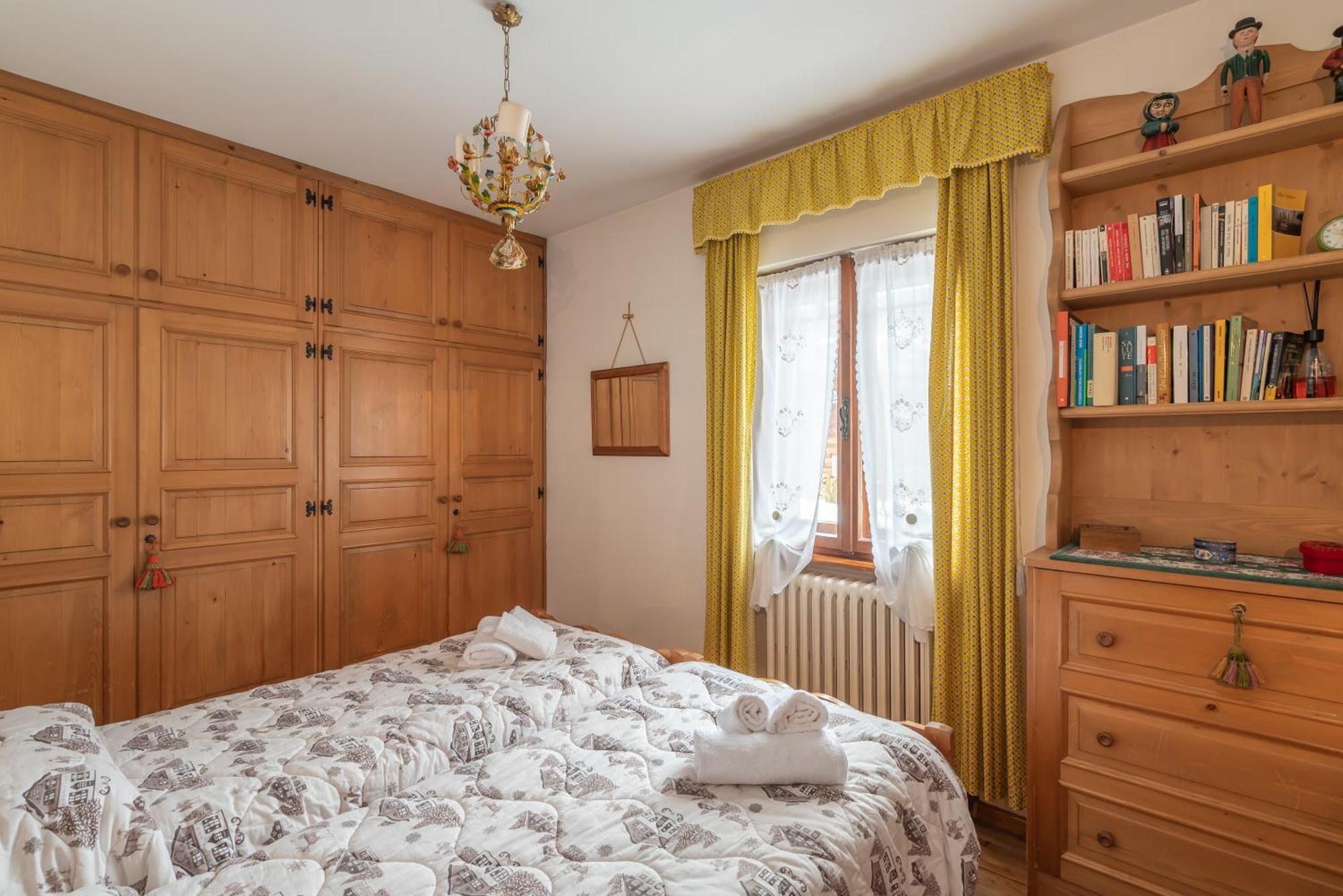 Ca' Dello Scoiattolo Apartment Cortina d'Ampezzo Luaran gambar