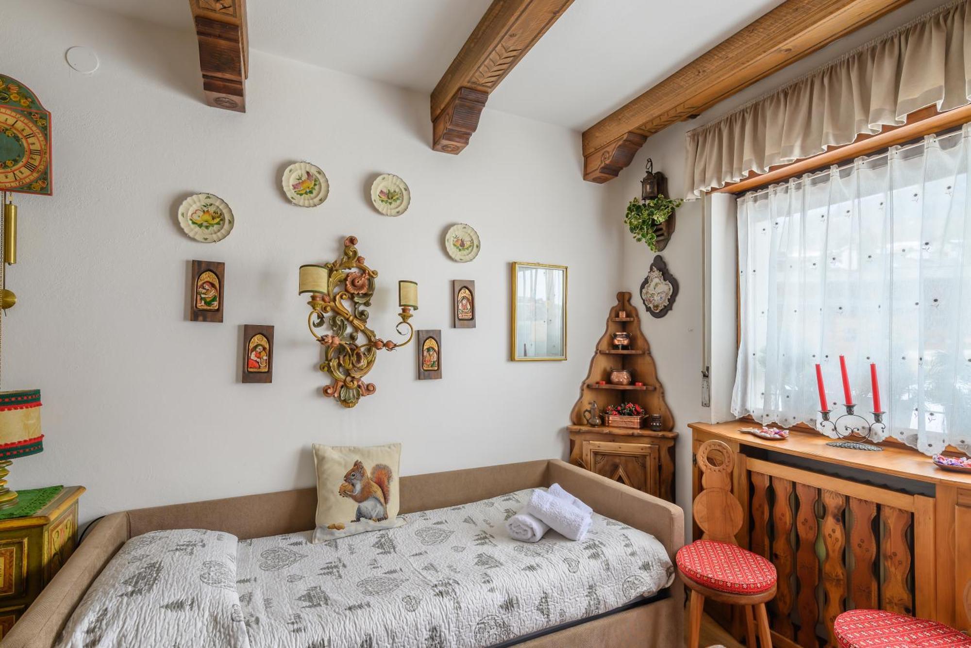 Ca' Dello Scoiattolo Apartment Cortina d'Ampezzo Luaran gambar