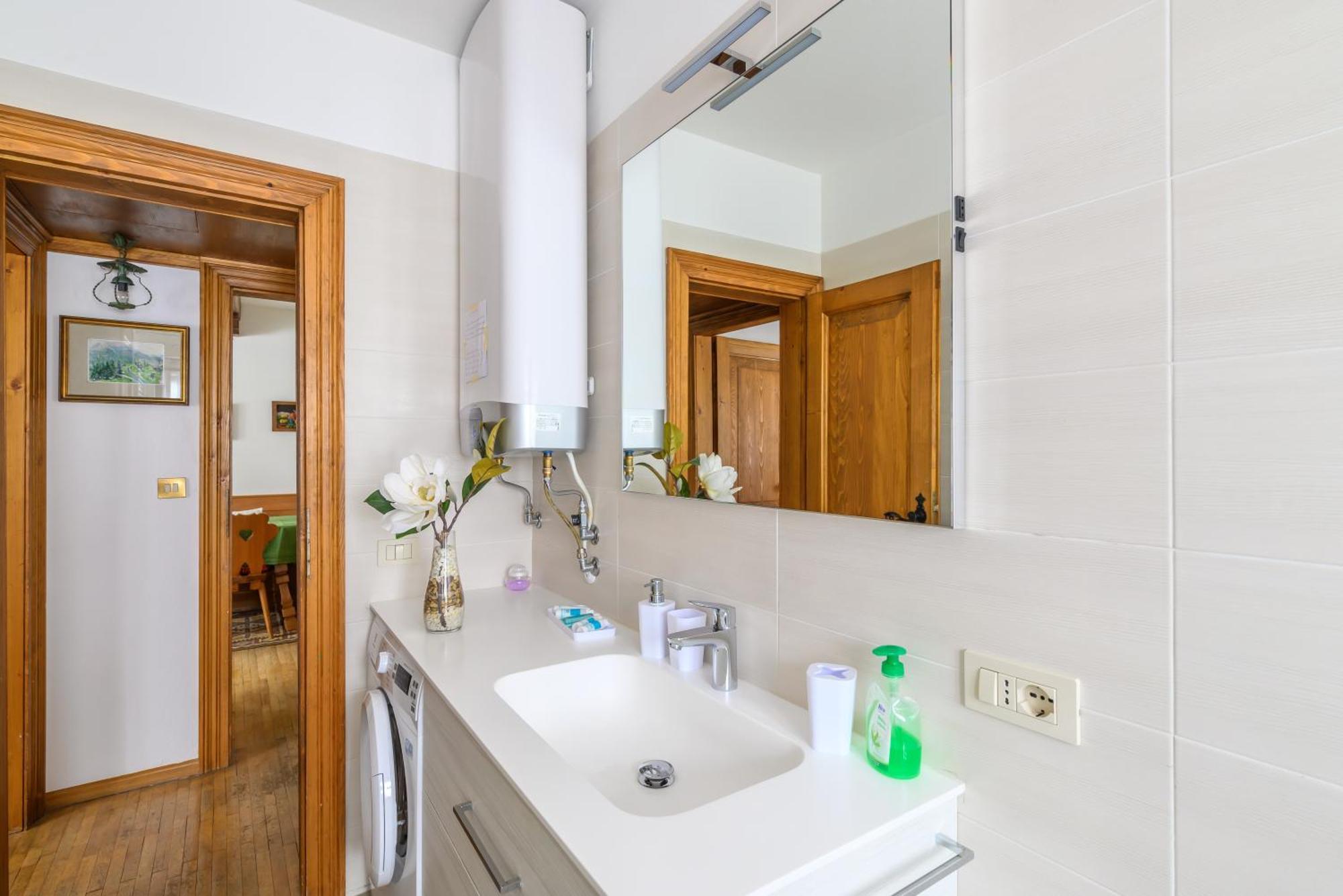 Ca' Dello Scoiattolo Apartment Cortina d'Ampezzo Luaran gambar