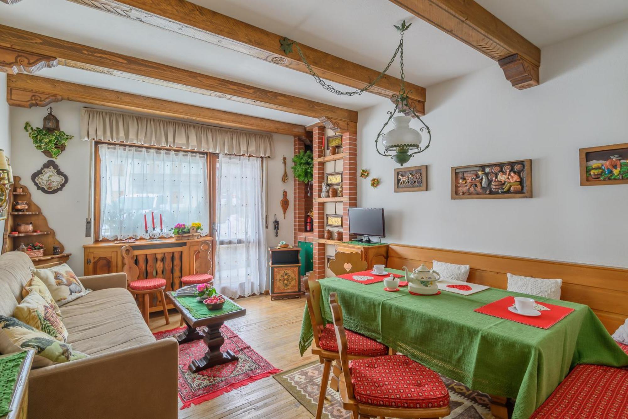 Ca' Dello Scoiattolo Apartment Cortina d'Ampezzo Luaran gambar