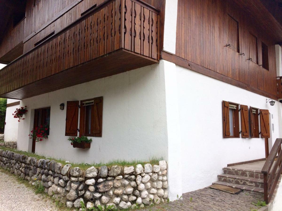 Ca' Dello Scoiattolo Apartment Cortina d'Ampezzo Luaran gambar